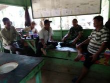 Jaga Komunikasi Sosial, Babinsa Koramil 08/Tandun Aktif Menyapa Tokoh Agama dan Seluruh Elemen Masyarakat (foto/istimewa)