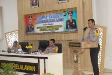 Kapolres Kaswandi saat Rapat Kerja Analisa dan Evaluasi Kinerja Semester I tahun 2019, di Aula Teluk Meranti Polres Pelalawan/ardi