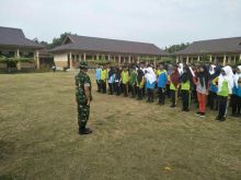 Babinsa Koramil 01/BKN latih siswa PBB dan wawasan kebangsaan