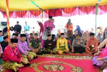 Sekretaris Daerah H. Bustami HY beserta rombongan melanjutkan ziarah ke Makam Datuk Laksamana Raja Dilaut/hari