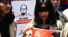 Aksi solidaritas yang meminta kasus penganiayaan Novel Baswedan segera dituntaskan. Foto: int 