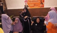 Suasana demo produk Weiss Premium