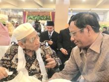 Foto terakhir Mahfud MD bersama KH Maimoen Zubair