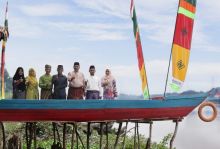 Spot untuk berswafoto bagi pengunjung serta perluasan areal kampung toga hingga ke tepian sungai Siak. /lin