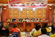 Bupati Siak H Alfedri saat membuka rapat Forkopimda yang membahas penanganan karhutla/lin