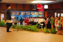 Wakil Menteri Energi dan Sumber Daya Mineral (ESDM) Arcandra Tahar menjadi Inspektur Upacara di Blok Rokan, Blok Minyak terbesar di Indonesia, tepatnya di kompleks perkantoran PT Chevron Pacific Indonesia