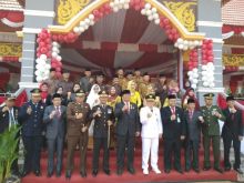 Wabup H Halim berfoto bersama/zar