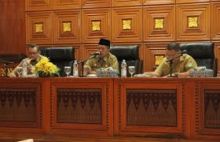 Bupati Siak H Alfedri memimpin Rapat Evaluasi Realisasi Fisik dan Keuangan (RFK) /lin