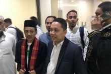 Pitra Romadoni memberikan keterangan usai mengadukan balik pelapor UAS ke Bareskrim Polri. Foto: int 