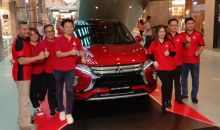 Jajaran managemen PT MMKSI berfoto bersama dengan Mitsubishi Eclipse Cross