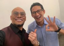 Deddy Corbuzier saat bersama Sandiaga Uno (foto/int)