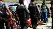 Anggota Kepolisian berjaga-jaga di salah satu kawasan di Papua. (lustrasi). Foto: int 