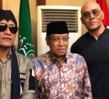 Deddy Corbuzier klarifikasi cuitannya sebelumnya yang dianggap netizen menyerang Ustaz Abdul Somad (foto/int)