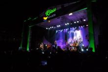 D'Masiv tengah menghibur masyarakat Pekanbaru