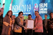 PT RAPP menerima penghargaan dari Corporate Forum For Community Development (CFCD)/IST