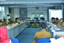 Bupati Bengkalis Amril Mukminin menggelar rapat, Selasa, 10 September 2019./hari