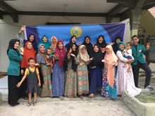Tim Dosen Umri foto bersama warga usai pelatihan