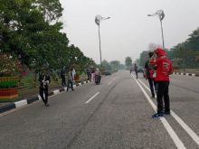 Suasana pembagian masker gratis bagi masyarakat Siak yang digelar GMPKS. Foto: lin 