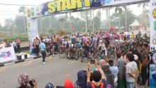 Bupati Siak Alfedri membuka langsung Tour de Siak 2019 etape pertama, Kamis 19 September 2019. Foto: lin 