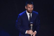 Lionel Messi meraih penghargaan pemain terbaik dunia pada The Best FIFA Football Awards 2019 di Milan, Selasa dini hari tadi. Foto: int 
