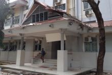 Salah satu bangunan di Ambon yang rusak setelah kawasan itu diguncang gempa bumi pada Kamis pagi tadi. Foto: int 