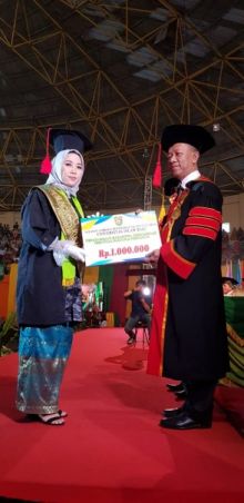 Surgawi Pertiwi Raih IPK Tertinggi 3,93