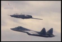 Drone Siluman Okhotnik Tandem dengan Jet Tempur Su-57