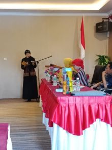 Menurut Pemilik Rumah Kemasan Bandung (RKB) Mohammad Firsan, para pelaku UMKM harus jeli mengemas produk usahanya untuk menarik konsumen (foto/lin)