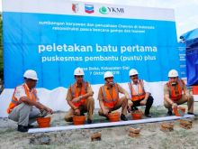 Peletakan batu pertama Pustu Plus bantuan Chevron