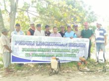 Zainal Abidin bersama warga Jaya Mukti