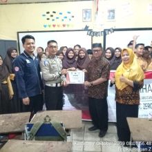 Jajaran satuan Polisi lalu lintas (Satlantas) Polres Bengkalis secara terus menerus melakukan kegiatan bersifat penyuluhan bagi anak diusia remaja (foto/hari)