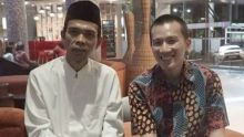 Ustaz Felix Siauw bersama Ustaz Abdul Somad (foto/int)