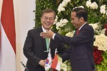 Presiden Korea Selatan Moon Jae-in dengan Presiden Joko Widodo (foto/int)