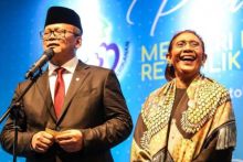 Susi Pudjiastuti saat serah terima jabatan Menteri KKP dengan Edhy Prabowo, di Kantor KKP. Foto: int 