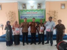 Kepala Dinas Perpustakaan dan Kearsipan (Dipersip) Kabupaten Bengkalis, H Suwarto menyebut perpustakaan dapat meningkatkan kualitas sumber daya manusia (SDM) lebih maju dan unggul (foto/hari)