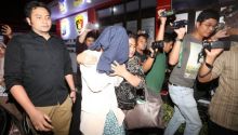 Artis yang diduga berinisial PA saat diamankan Polda Jatim dalam kasus dugaan prostitusi online (Foto: iNews)