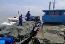 Direktorat Polisi Air Polisi Daerah (Polda) Riau berhasil menggagalkan penyeludupan ratusan karung pakaian bekas di perairan Kabupaten Kepulauan Meranti (foto/mad)