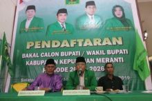 Barli Tambusai ikut mendaftarkan diri Bakal Calon Bupati Meranti (foto/Mad)