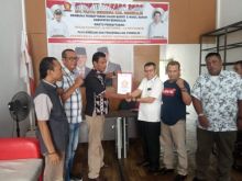 Dari sembilan orang Bakal Calon (Balon) Bupati Bengkalis baru empat orang yang mengembalikan folmulir pendaftaran ke DPD Partai Gerindra Jalan Antara Kecamatan Bengkalis (foto/Hari)