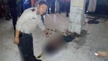 Warga temukan mayat Mr X di dalam bangunan bekas hotel (foto/Hari)