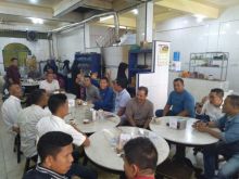 Ketua DPRD Provinsi Riau H. Indra Gunawan Eet, Phd, mensosialisasikan tentang persoalan kebijakan provinsi terhadap pendidikan termasuk bangunan gedung sekolah (foto/Hari)