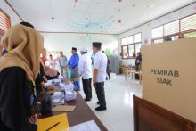 Sesuai dengan jadwal yang telah di tetapkan Pemkab Siak hari ini Rabu 20 November 2019 melakukan pemilihan Kepala kampung secara serentak di 45 kampung se-Kabupaten Siak (foto/Lin)