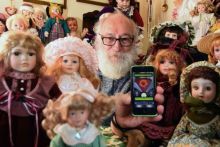 Barry Collingswood dan koleksi boneka berhantu