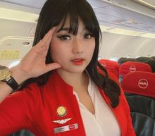 Pramugari memang dikenal sebagai profesi yang banyak wanita berparas cantik dengan tinggi semampai (foto/int)