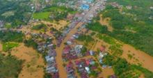 Banjir parah melanda Kota Pasirpengaraian, Ibu Kota Kabupaten Rokan Hulu fotonya viral (foto/int)