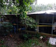 Polda Riau gerebek salah satu tempat yang diduga jadi home industri narkoba di Jalan Parit Indah Pekanbaru (foto/ist)