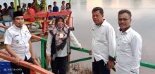 31 Ribu benih ikan Baung di tabur di Danau Naga Sakti, Kecamatan Pusako kabupaten Siak (foto/Lin)