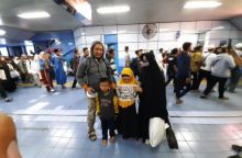 Dadang beserta istri dan dua anaknya yang akan mengikuti Reuni 212. Foto: int 