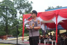 Kapolres Kuansing AKBP Henky Poerwanto, SIK, MM memimpin Apel Bersama (foto/Zar)
