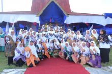 Bupati Siak Alfedri membuka kegiatan Pekan Olahraga dan Seni PGRI (foto/Lin)